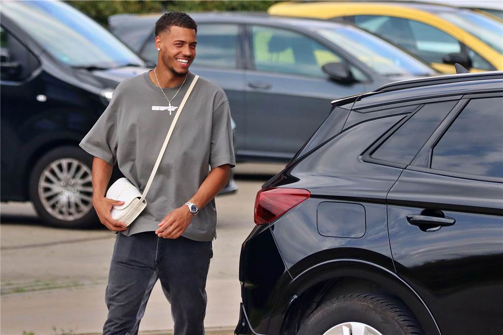 Exklusive Bilder von BVB-Neuzugang Felix Nmecha.