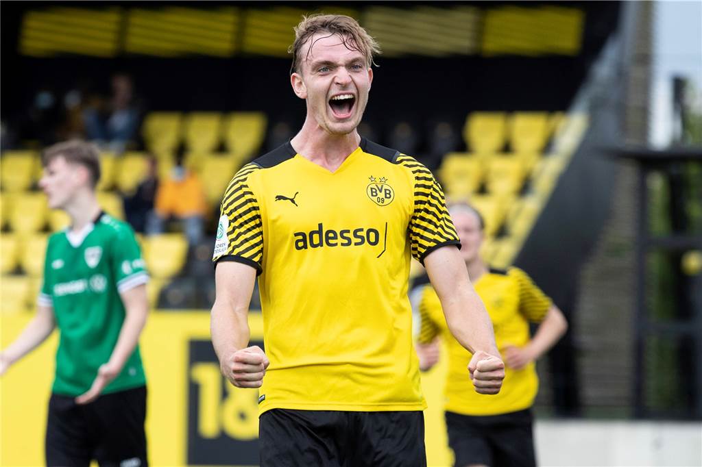 Julian Rijkhoff und Bradley Fink: Wie zwei BVB-Talente für Furore sorgen Explosive Kombination: Bradley Fink verbindet die Elemente eines klassischen Neuners mit der Extraportion Ehrgeiz.