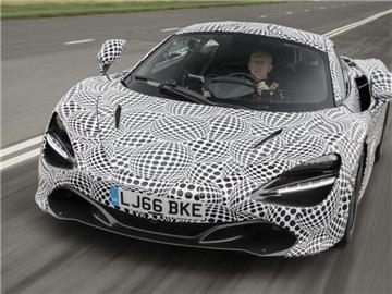 F1-Nachfolger: Mit Prototypen auf Basis des 720S arbeitet McLaren derzeit am neuen Supersportwagen BP23 - der Fahrer sitzt wie im F1 in der Mitte. Foto: Patrick Gosling/McLaren/dpa-tmn
