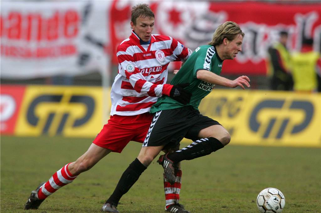 137 Tore in 218 Spielen: VfL Kemminghausen verpflichtet eine Tormaschine aus der Oberliga Fabian Kolodzick (r.), hier auf einem Archiv-Foto im Trikot des VfB Lübeck, trägt ab sofort das Shirt des VfL Kemminghausen.