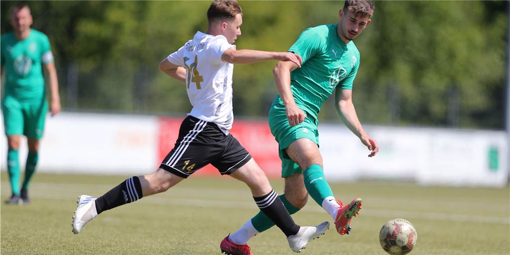 Entscheidung im Elfmeterschießen: Die Video-Highlights vom Finale zwischen Wethmar und Werne Fabian Schäfer (l.) und Eintracht Werne unterlagen am Sonntag knapp gegen Philo Gremme und Westfalia Wethmar.