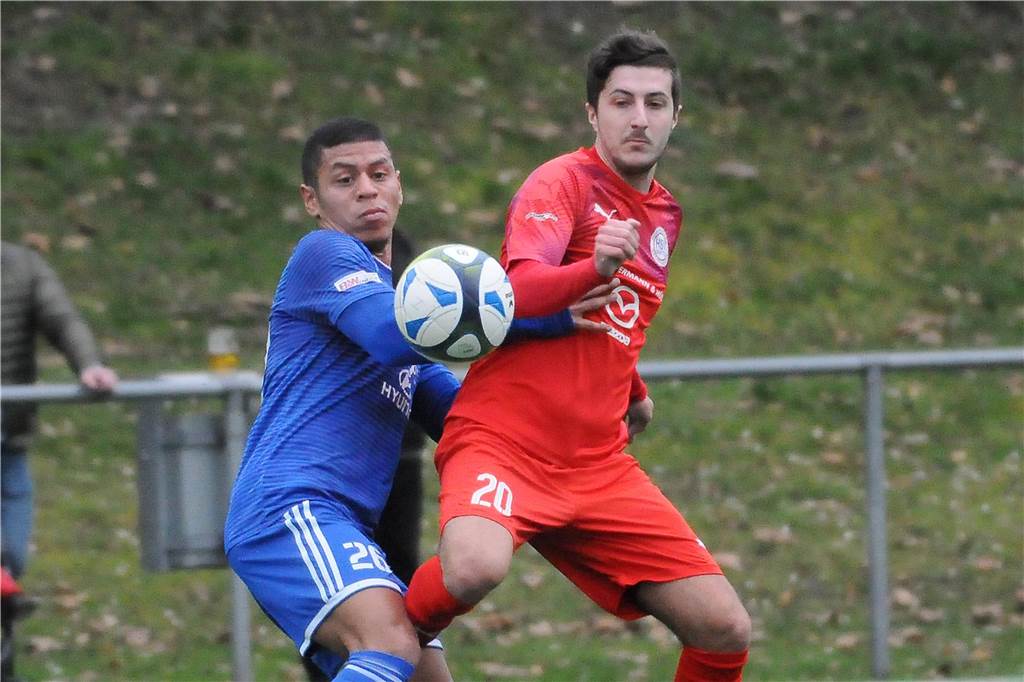 Fabian Vargues Martins (r.) verlässt den Hombrucher SV.