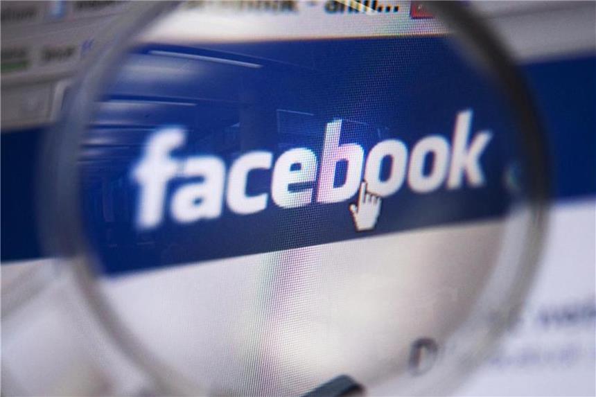 Facebook verschärft Vorgaben für Werbung Facebook reagiert mit der Verschärfung der Werberichtlinien auf scharfe öffentliche Kritik. Foto: Arno Burgi/Illustration