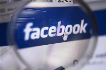 Facebook reagiert mit der Verschärfung der Werberichtlinien auf scharfe öffentliche Kritik. Foto: Arno Burgi/Illustration