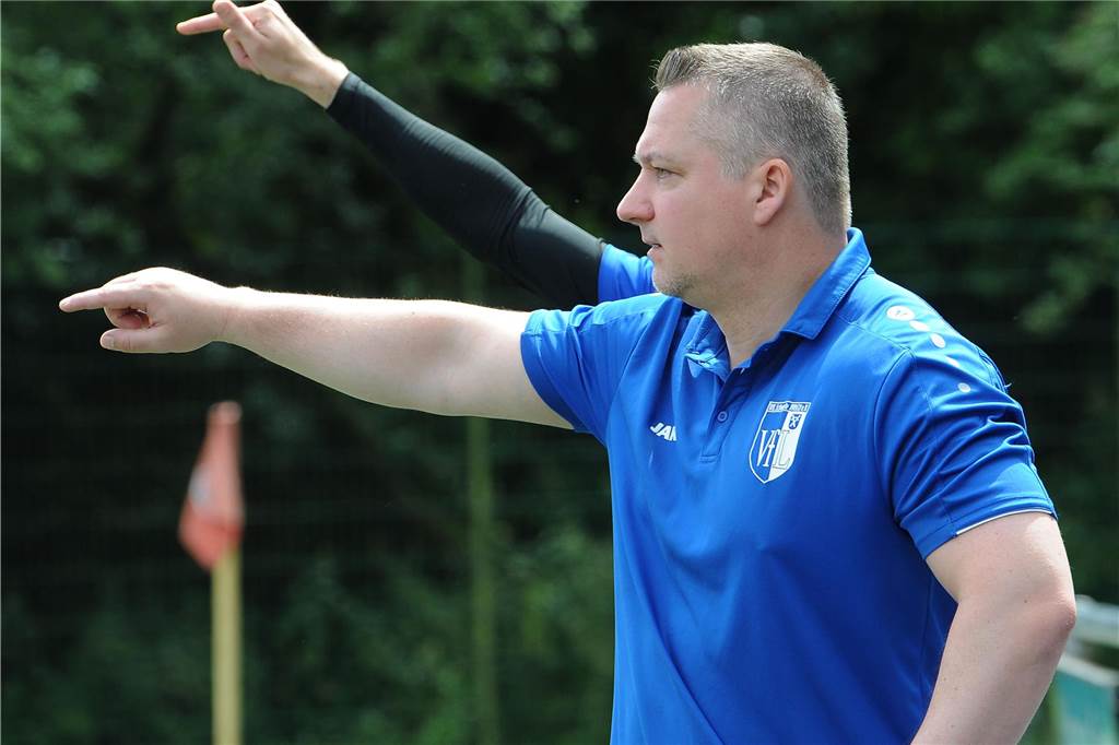 Fadil Salkanovic, Trainer des VfL Sschwerte.