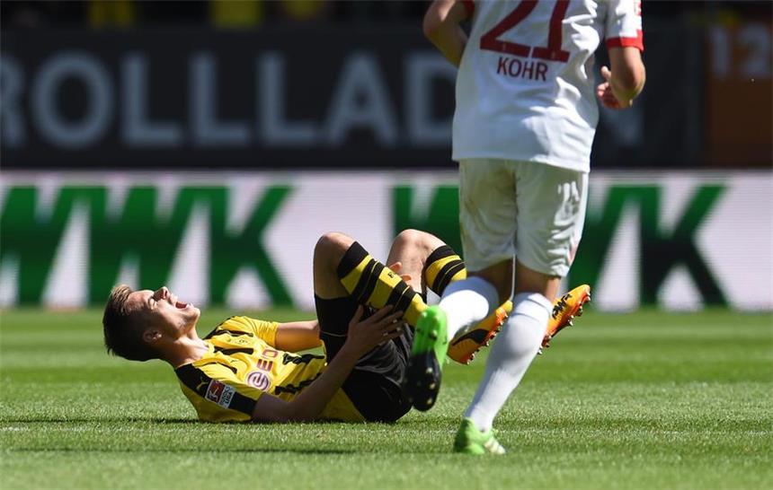 Julian Weigl fehlt dem BVB mehrere Monate Fällt mehrere Monate aus: Julian Weigl.