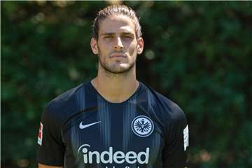 Fällt mindestens eineinhalb Monate aus: Eintracht-Angreifer Goncalo Pacienca. Foto: Thorsten Wagner