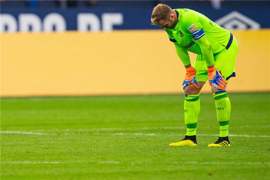 Schalke muss in Istanbul auf Torwart Ralf Fährmann verzichten Fällt mit einer Muskelverletzung aus: Schalke-Keeper Ralf Fährmann.