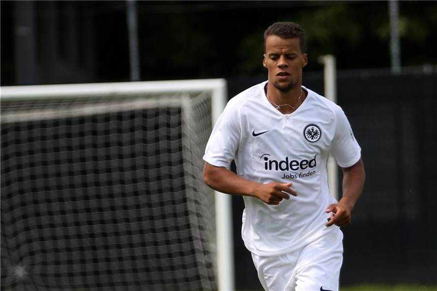 Eintracht Frankfurt sechs Monate ohne Verteidiger Chandler Fällt nach einer Knie-Operation sechs Monate aus: Timothy Chandler. Foto: Hasan Bratic