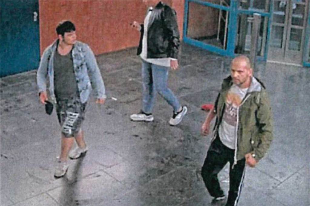 Männer prügeln Stadtmitarbeiter an Nordstadt-Haltestelle krankenhausreif Fahndungsfoto der Polizei Dortmund.