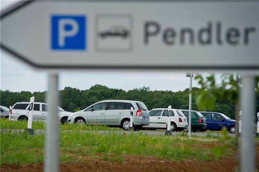 Was Fahrgemeinschaften zur Arbeit beachten sollten Fahrgemeinschaften sollten größere Umwege vermeiden, um einzelne Personen abzuholen. Die Mitfahrer werden am besten auf der direkten Route eingesammelt. Foto: David Ebener