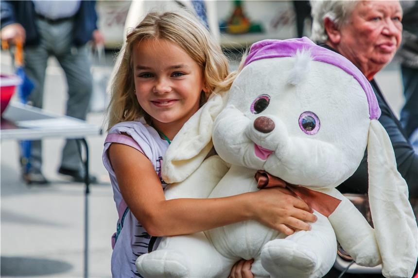 So bunt war das Michaelisfest in Mengede Fahrgeschäfte, Live-Musik und ein Handwerker- und Bauernmarkt begeisterten die Mengeder auf dem Michaelisfest.