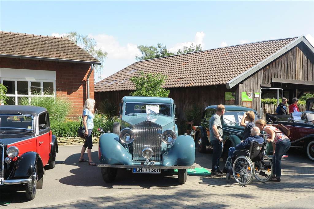 Veteranentag: Alte Schätzchen versammelten sich am Lühlerheim Fahrzeuge aus der Zeit bis 1939 standen am 28. Juli auf dem Gelände des Lühlerheims im Mittelpunkt.