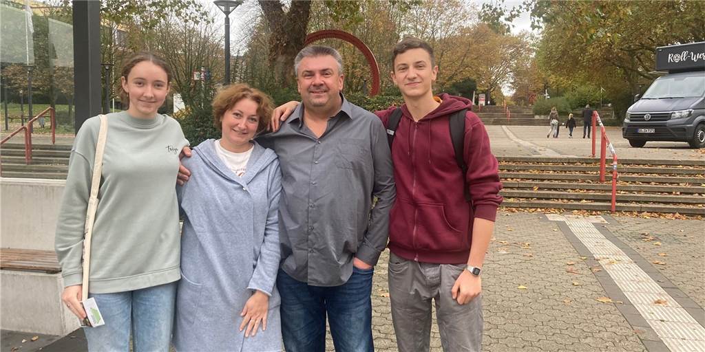 Familienausflug auf den Campus: Das war los beim Tag der offenen Tür der TU Familie Donets nutzte die Gelegenheit, sich über Studienangebote an der TU Dortmund zu informieren.