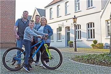 Familie Nienhaus fühlt sich wohl in Ammeloe.
