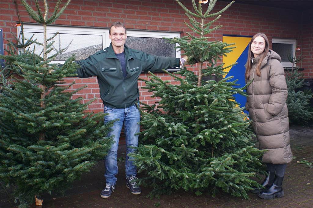 Familie Urban kauft jedes Jahr den Baum beim SV Herbern