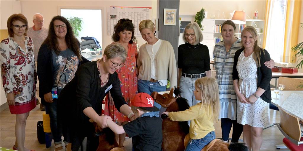 Kinderhospizdienst Lünen: 5 Jahre Hilfe für Kinder, die nie erwachsen werden Familien, Gründer und Helfer feierten den fünften Geburtstag des Ambulanten Kinder- und Jugendhospizdienst Lünen. Der Dienst hat jetzt größere Räume in der Alten Kaffeerösterei.