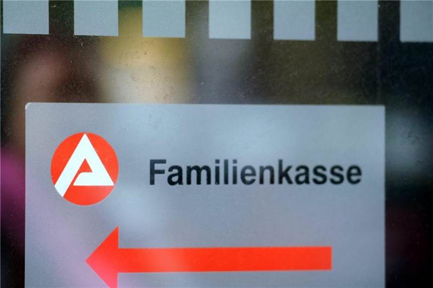Kindergeld: Deutsche Aufregung und europäische Realität Familienkasse in der Agentur für Arbeit. Foto: Maurizio Gambarini