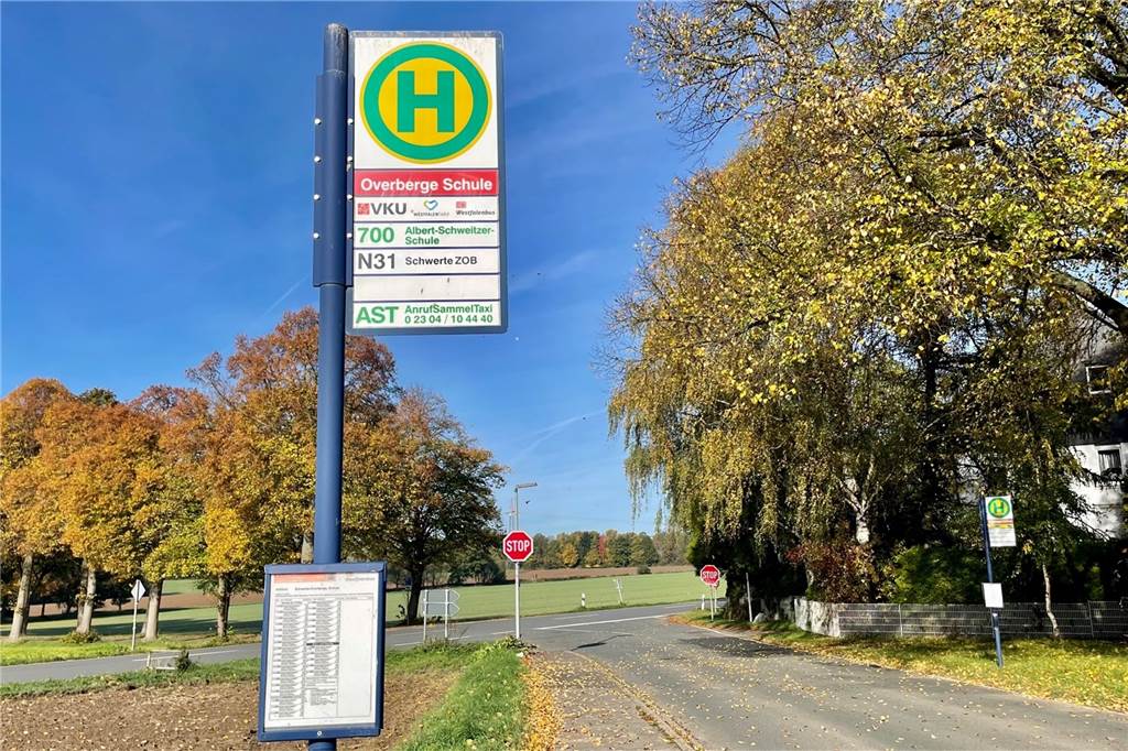 Die wohl einsamste Bushaltestelle NRWs steht in Schwerte – der Bahnhof bekommt eine 1 Bushaltestelle Overberg Schule Lichtendorf