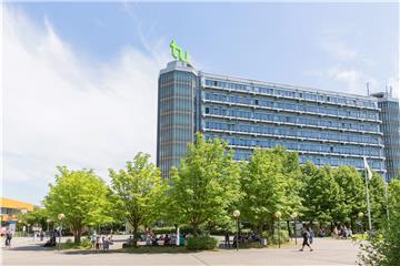 Fast 35.000 Studenten besuchen die TU Dortmund: sie alle profitieren von Fördergeldern, von denen zum Beispiel neue Geräte angeschafft werden können.