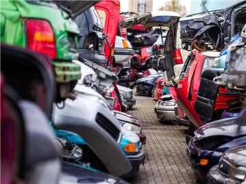 Fast alle Autohersteller zahlen inzwischen eine Abwrackprämien für alte Diesel-Autos. Gleichzeitig werden Kaufanreize für Wagen mit der Euro-6-Norm geschaffen. Foto: Jens Büttner/dpa