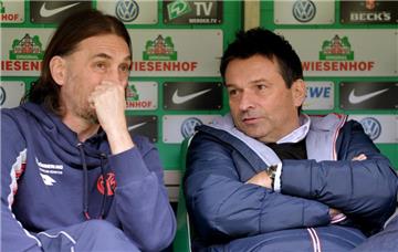 Fast ein Vierteljahrhundert war Christian Heidel Manager bei Mainz 05, nun spielt er mit Schalke 04 erstmals gegen das Team von Coach Martin Schmidt (l.).