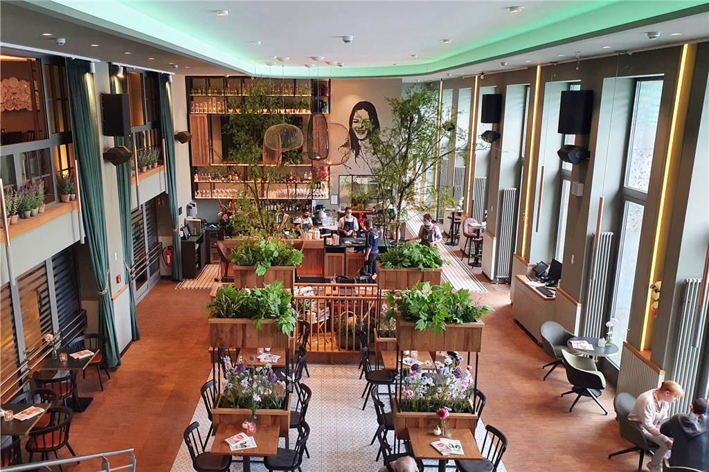 Neues Wohlfühlrestaurant versinnlicht den Kino-Besuch in der Lichtburg Fast schon mondän und sehr urban: Das Restaurant RoseMarie im Kino Lichtburg in der Essener Innenstadt.