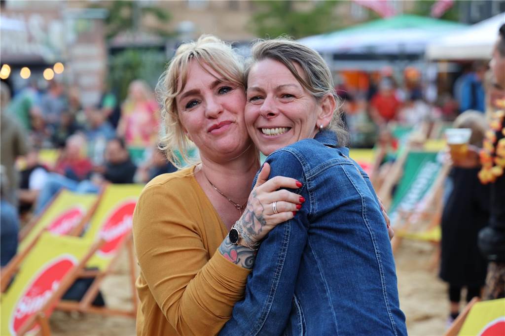 Fast wie im Urlaub. Bei dieser Kulisse glauben wohl viele Menschen nicht, dass die beiden Frauen in Castrop-Rauxel und nicht am Meer waren.