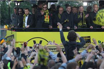 Fast zehn Jahre ist es schon her, dass die Massen Meistertrainer Jürgen Klopp so zugejubelt haben.