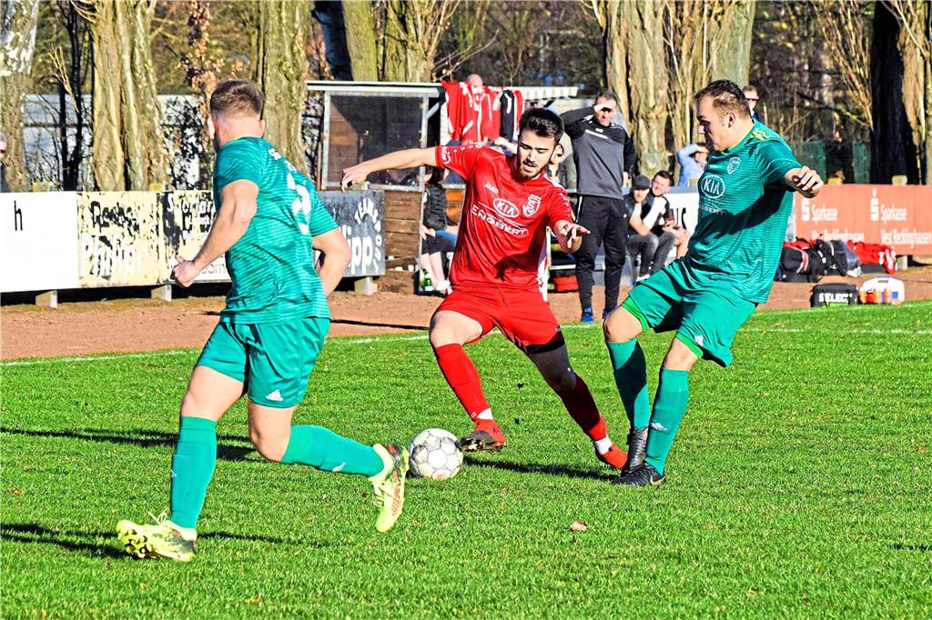 Genclikspor verstärkt sich doppelt: Ein Neuzugang mit Westfalenliga-Erfahrung vom TuS Haltern Fatih Aldibas (M.) wird in der Rückrunde zwei Klassen höher in der Kreisliga A2 für Genclikspor Recklinghausen spielen.
