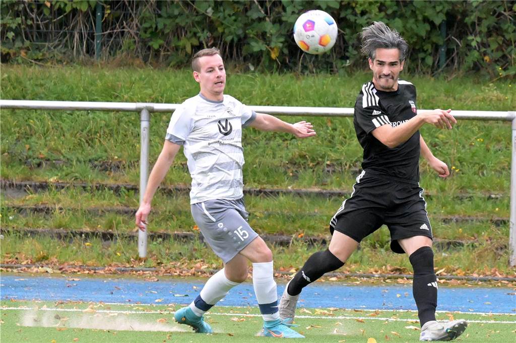 Kompletter Wahnsinn in der Nachspielzeit Fatih Gülec flankt.