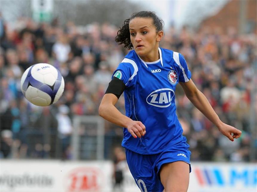Goodbye Bajramaj: Potsdam verliert Gesicht Fatmire Bajramaj wechselt zur neuen Saison von Potsdam zum 1. FFC Frankfurt.