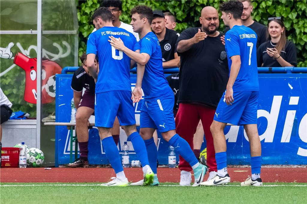 FC Brünninghausen steigt im Spiel gegen die SG Finnentrop/Bamenohl aus der Oberliga Westfalen ab. 