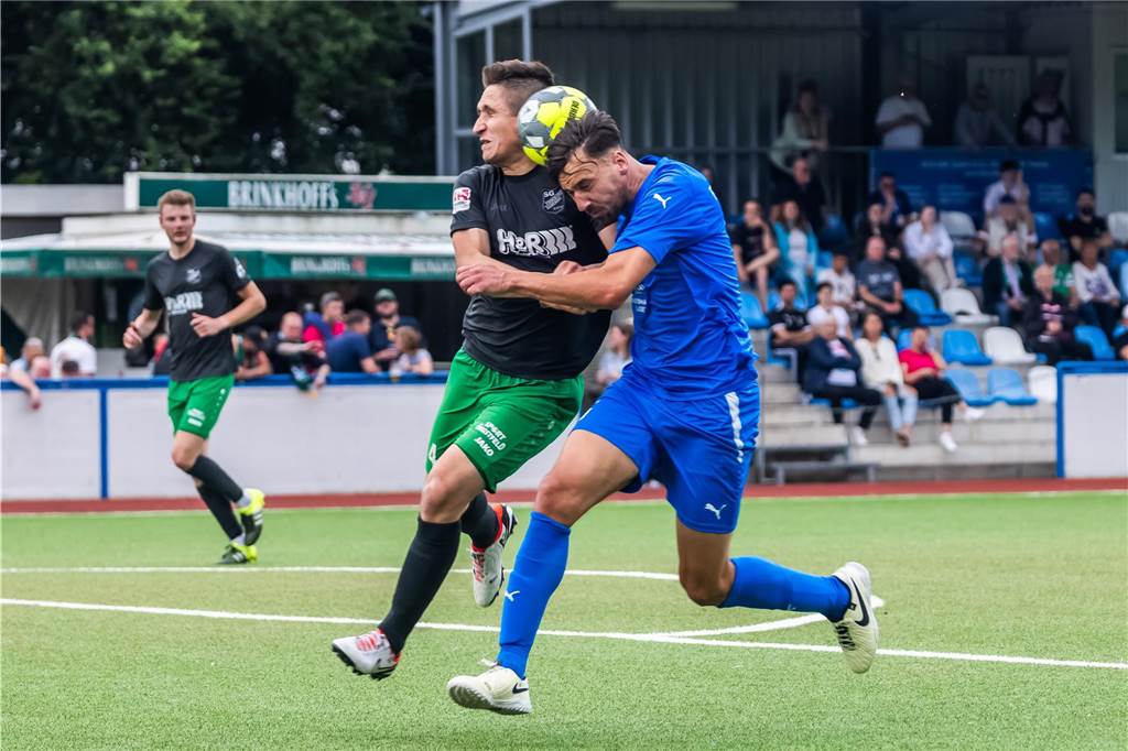 FC Brünninghausen steigt im Spiel gegen die SG Finnentrop/Bamenohl aus der Oberliga Westfalen ab. 