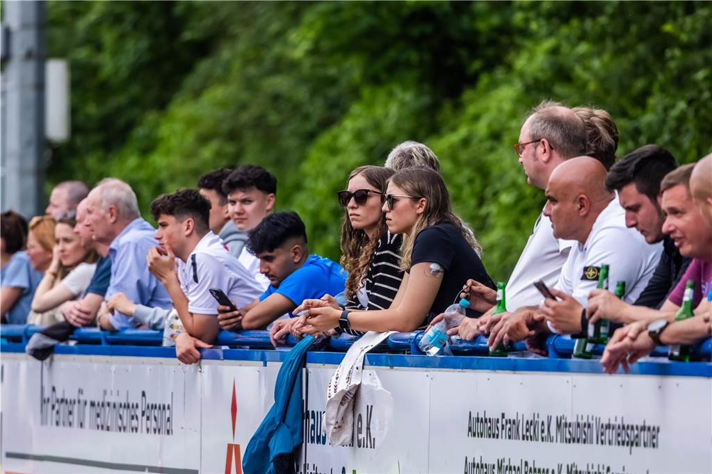 FC Brünninghausen steigt im Spiel gegen die SG Finnentrop/Bamenohl aus der Oberliga Westfalen ab. 