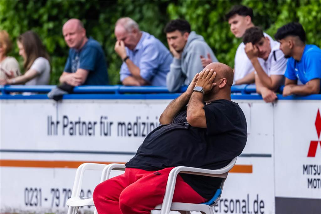 FC Brünninghausen steigt im Spiel gegen die SG Finnentrop/Bamenohl aus der Oberliga Westfalen ab. 