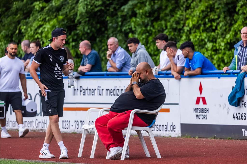 FC Brünninghausen steigt im Spiel gegen die SG Finnentrop/Bamenohl aus der Oberliga Westfalen ab. 