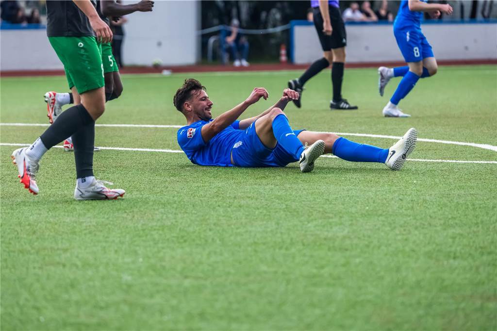 FC Brünninghausen steigt im Spiel gegen die SG Finnentrop/Bamenohl aus der Oberliga Westfalen ab. 