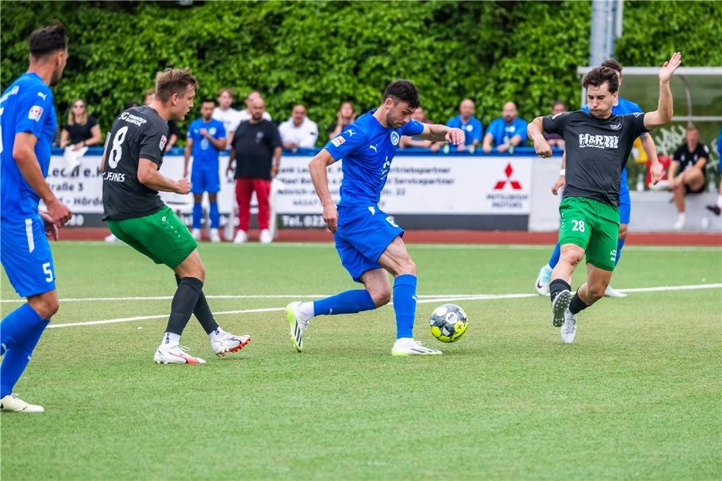FC Brünninghausen steigt im Spiel gegen die SG Finnentrop/Bamenohl aus der Oberliga Westfalen ab. 