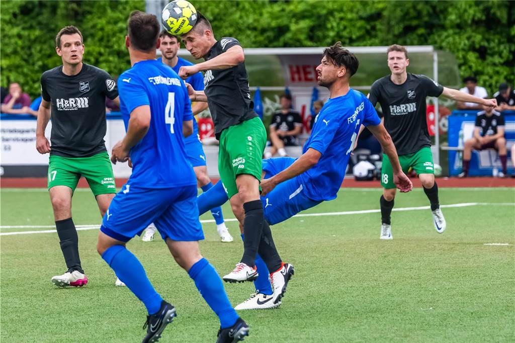 FC Brünninghausen steigt im Spiel gegen die SG Finnentrop/Bamenohl aus der Oberliga Westfalen ab. 