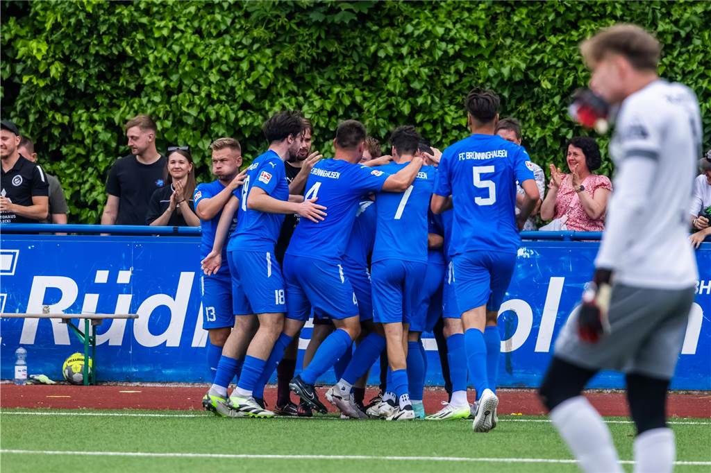 FC Brünninghausen steigt im Spiel gegen die SG Finnentrop/Bamenohl aus der Oberliga Westfalen ab. 
