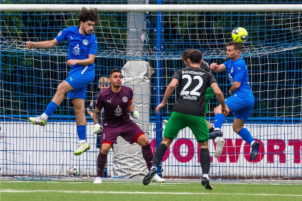 FC Brünninghausen steigt im Spiel gegen die SG Finnentrop/Bamenohl aus der Oberliga Westfalen ab. 