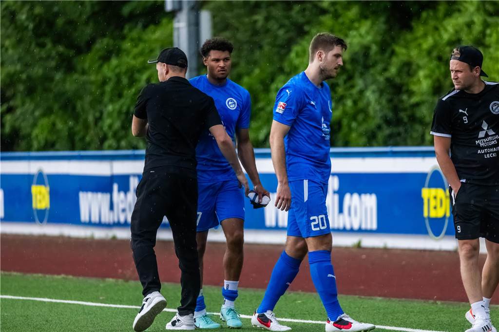 FC Brünninghausen steigt im Spiel gegen die SG Finnentrop/Bamenohl aus der Oberliga Westfalen ab. 
