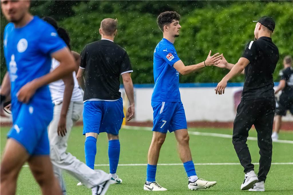FC Brünninghausen steigt im Spiel gegen die SG Finnentrop/Bamenohl aus der Oberliga Westfalen ab. 