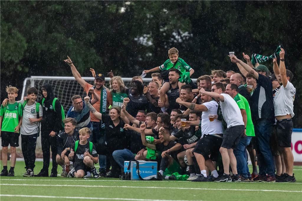 FC Brünninghausen steigt im Spiel gegen die SG Finnentrop/Bamenohl aus der Oberliga Westfalen ab. 