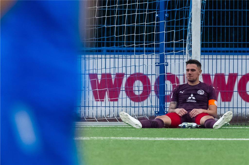 FC Brünninghausen steigt im Spiel gegen die SG Finnentrop/Bamenohl aus der Oberliga Westfalen ab. 