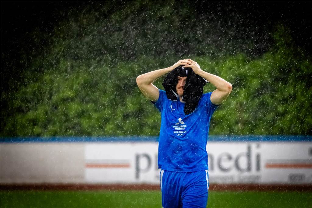 FC Brünninghausen steigt im Spiel gegen die SG Finnentrop/Bamenohl aus der Oberliga Westfalen ab. 