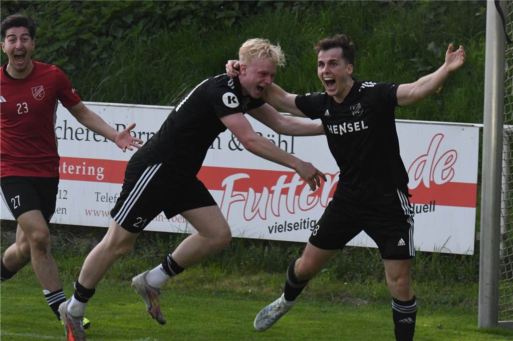 Lüner SV verliert erstmals unter Mikuljanac FC Lennestadts Samuel Eickelmann jubelt nach Tor