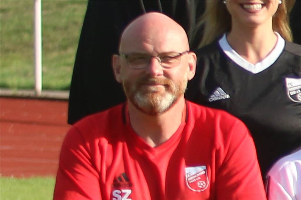 Große Anspannung und eine Premiere FC Nordkirchens Trainer Stefan Zakrzewski bringt Derby-Erfahrung mit.