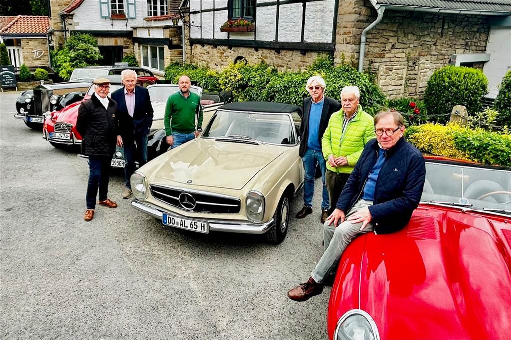 Oldtimertreffen bei Dieckmann’s mit Rolls-Royce, Ferrari und Hüpfburg Oldtimertreffen 2023